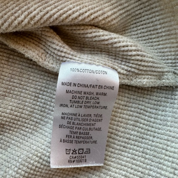 Harlow Cream Full Sleeve 100% Cotton Top: New Haven Connecticut (Size Small) - Picture 6 of 7